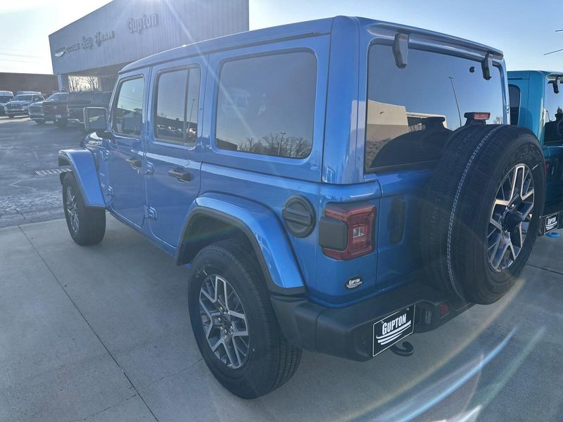 2024 Jeep Wrangler 4-door SaharaImage 9