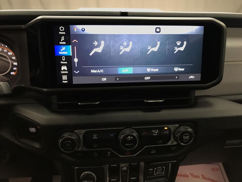 Used 2024 Jeep Gladiator NighthawkImage 7