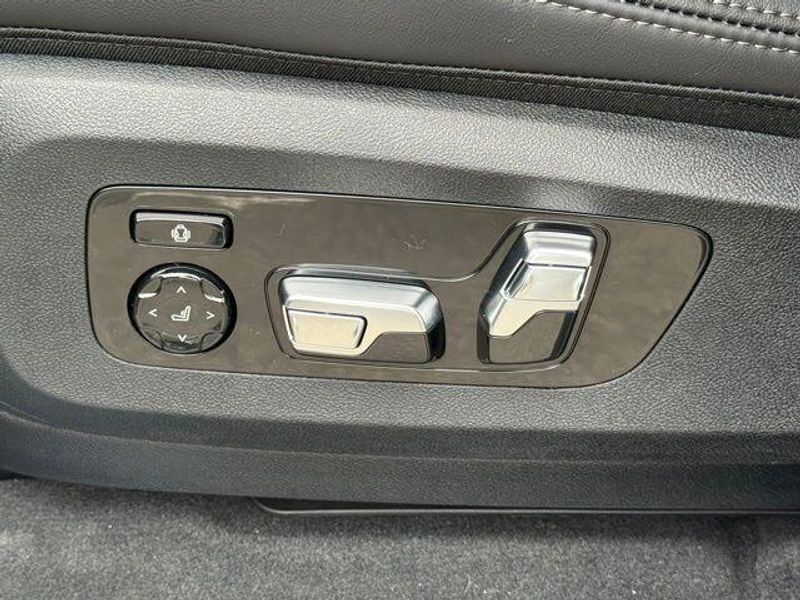 New 2026 BMW X7 xDrive40iImage 18