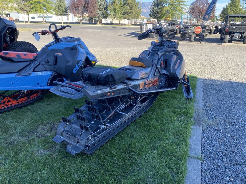 Used 2020 SKIDOO SUMMIT 850 165 Turbo Image 4