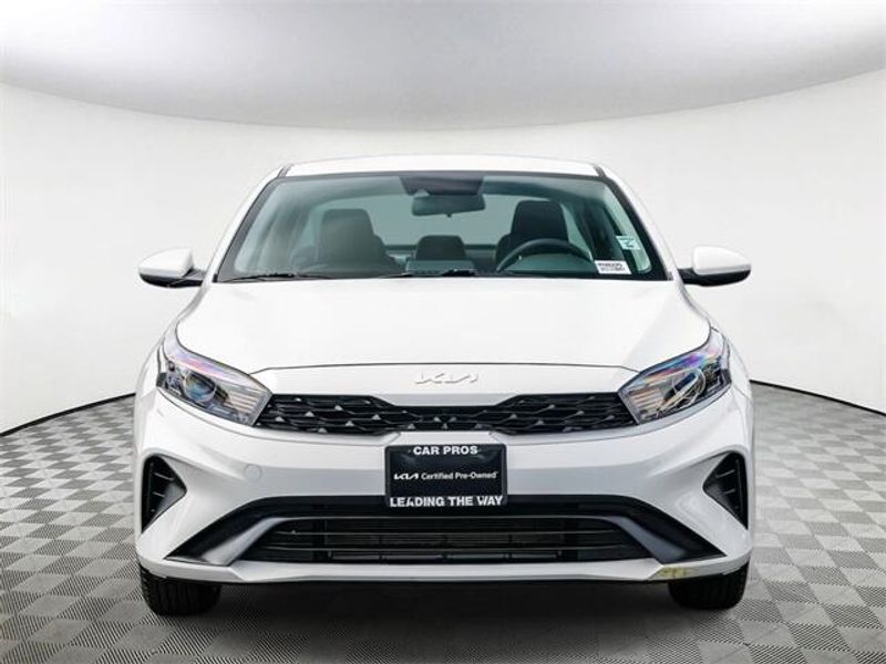 2024 Kia Forte LXImage 3