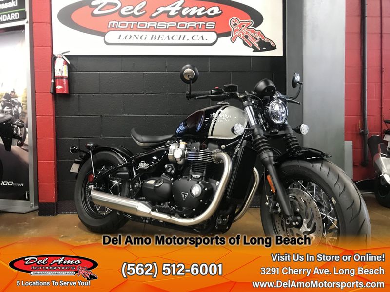 2024 Triumph BONNEVILLE BOBBER  in a JET BLACK/ASH GRAY exterior color. Del Amo Motorsports of Long Beach (562) 362-3160 delamomotorsports.com 