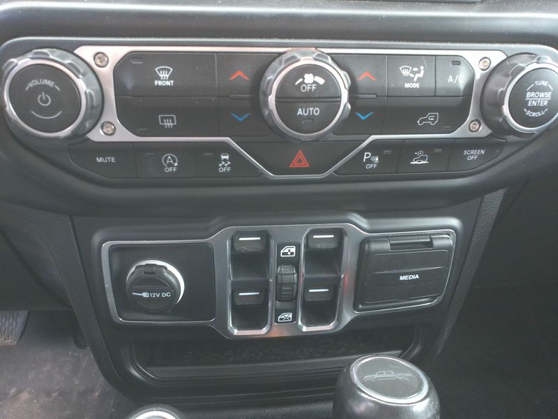 2020 Jeep Gladiator Image 18
