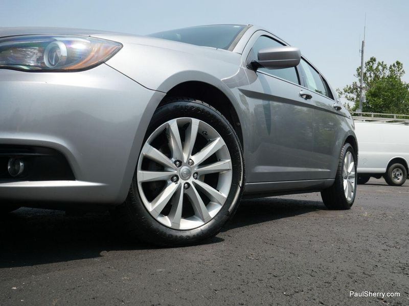 2013 Chrysler 200 Limited SImage 13