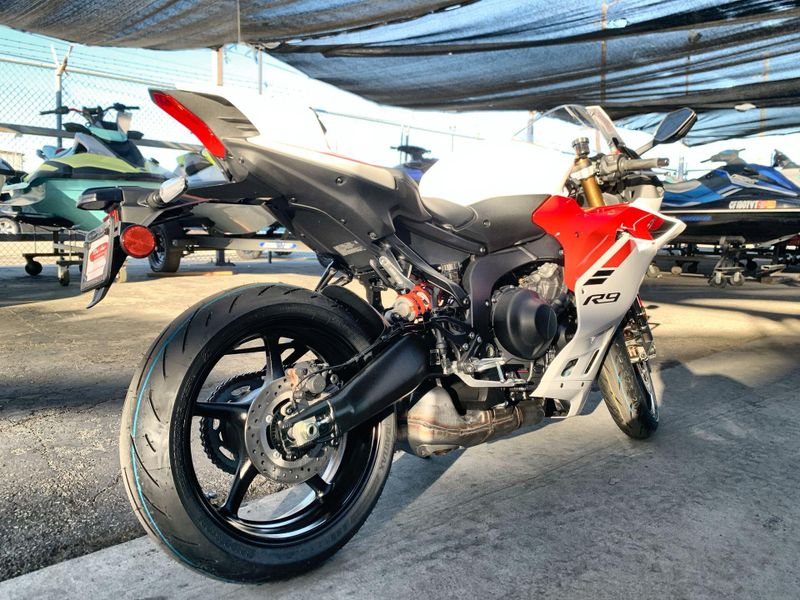 New 2025 Yamaha YZF-R9 Image 18