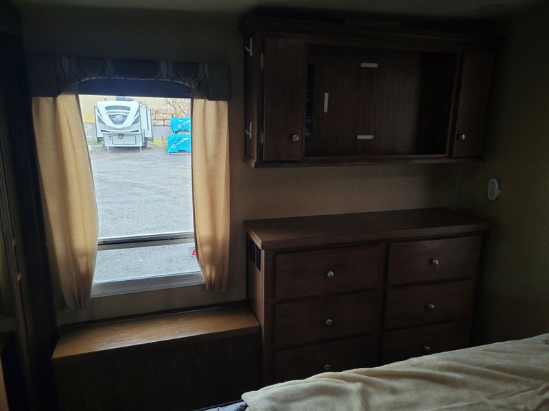 Used 2020 NORTHWOOD MFG ARCTIC FOX 29-5T Image 28