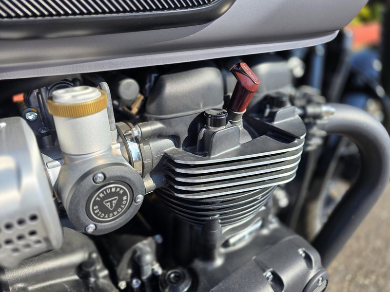 Used 2024 Triumph BONNEVILLE T120 BLACK 
