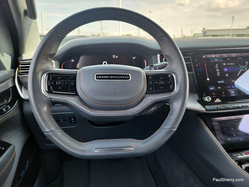 2023 Jeep Grand Wagoneer L II photo 33
