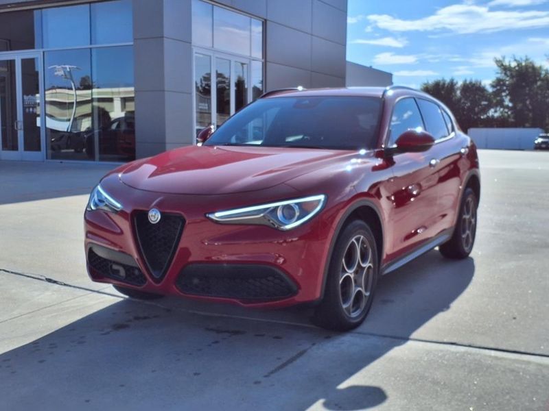 2022 Alfa Romeo Stelvio SprintImage 2