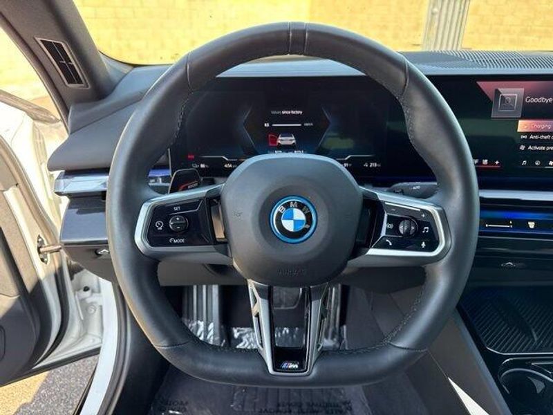Used 2025 BMW i5 xDrive40Image 22