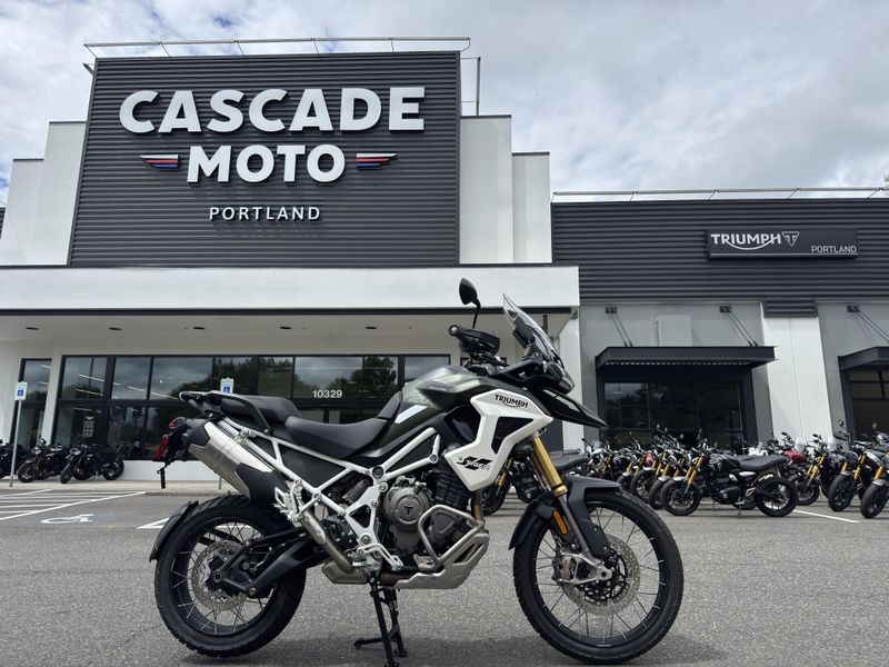 2025 Triumph Tiger 1200 Rally Pro - MATTE KHAKI GREEN 