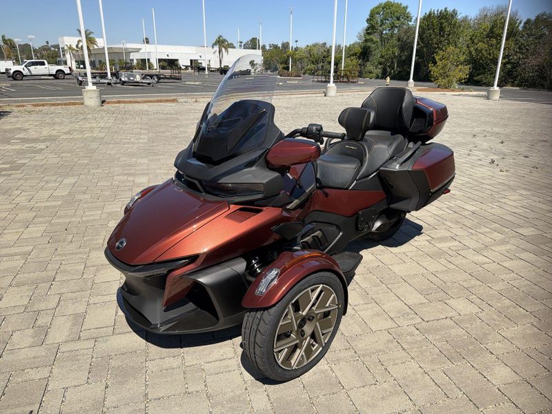 New 2026 Can-Am SPYDER RT SEA-TO-SKY (SE6) Image 13