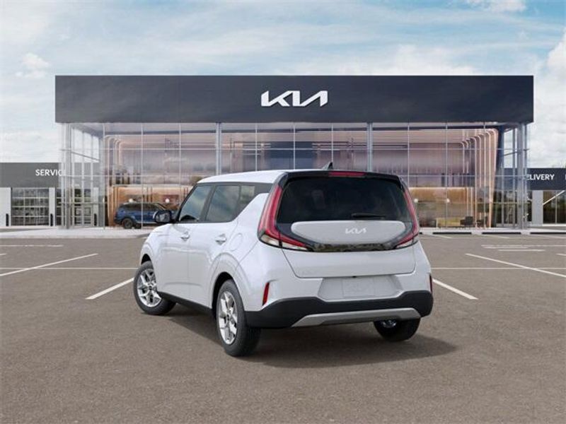 2025 Kia Soul LXImage 4