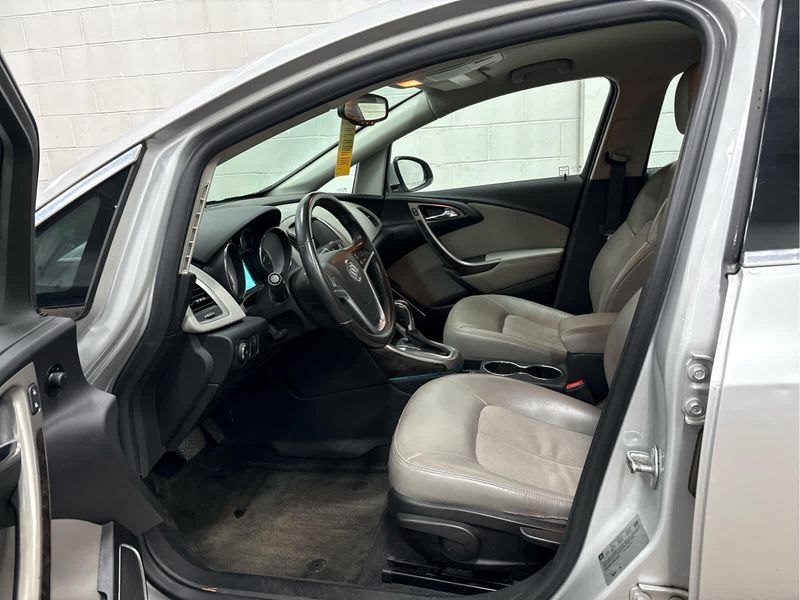 2013 Buick Verano photo 23