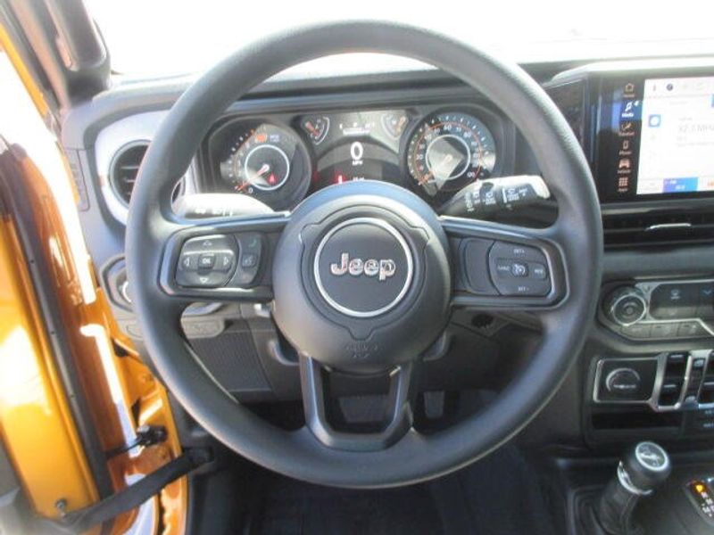 New 2026 Jeep Wrangler 4-door SportImage 17