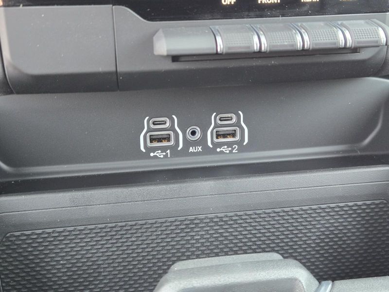 New 2026 RAM 1500 Big Horn Crew Cab 4x2 5'7' Box