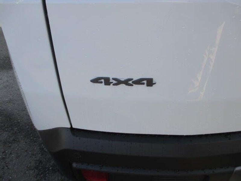 New 2026 Jeep Cherokee Limited 4x4Image 12