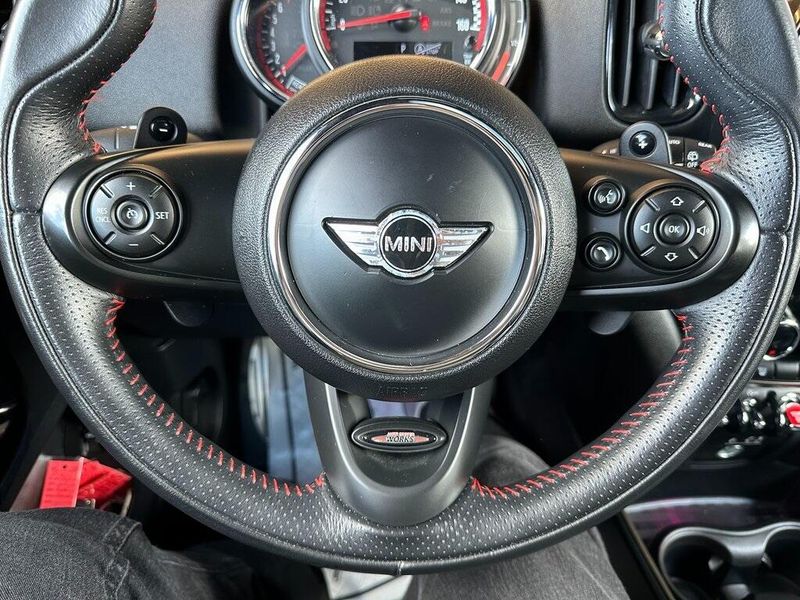 2018 MINI Countryman BaseImage 3
