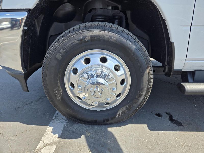 New 2025 RAM 3500 Tradesman Chassis Regular Cab 4x2 84' Ca