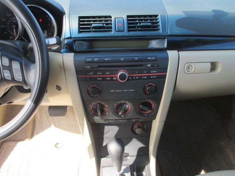 2004 Mazda Mazda3 iImage 16