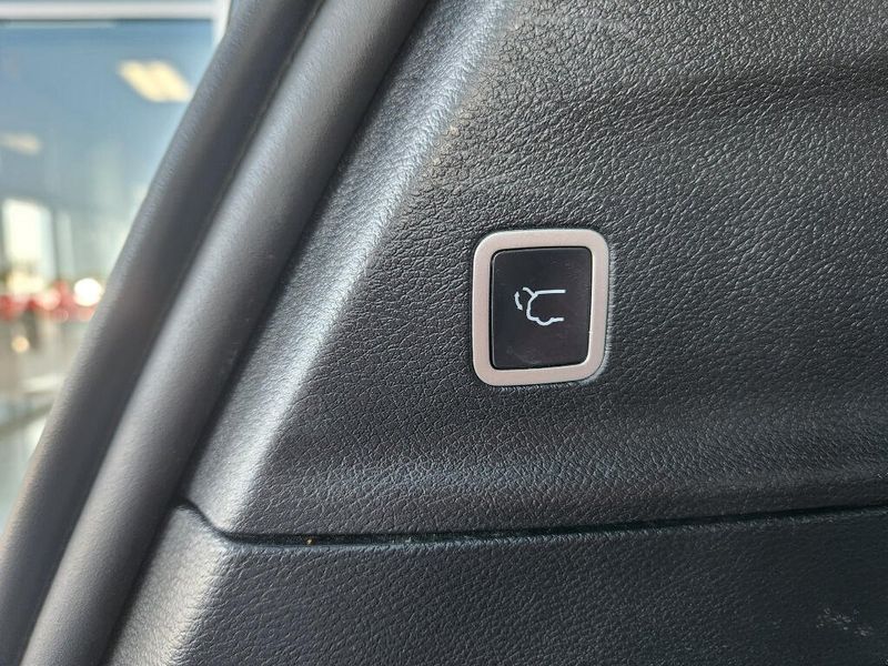 Used 2021 Chrysler Pacifica Touring L S