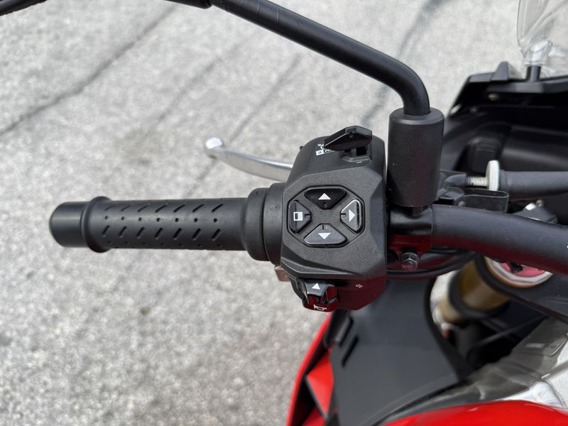 Used 2023 Aprilia Tuono V4 1100 