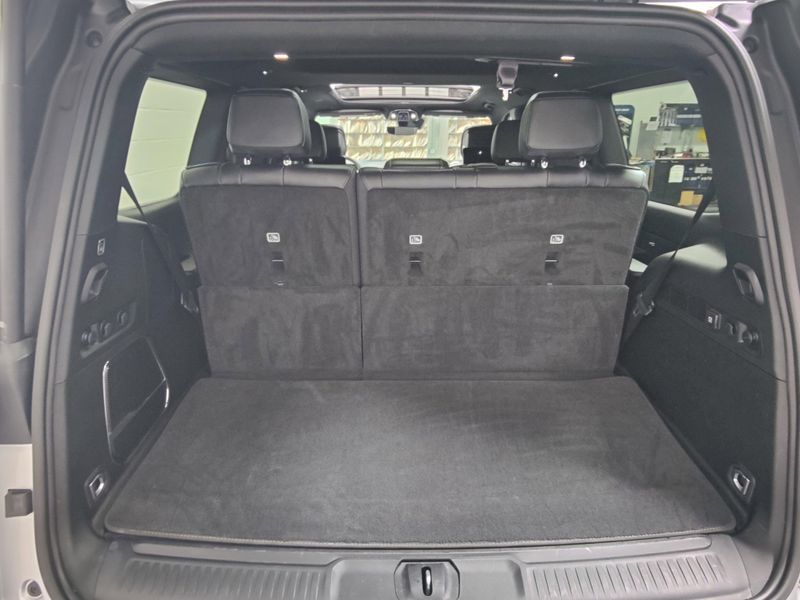 2024 Jeep Wagoneer Series II Premium 4x4 w/Convenience/RSEImage 12
