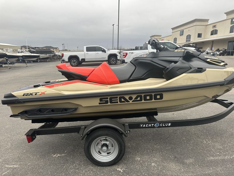 2025 SEADOO RXTX 325 WITH SOUND SYSTEM METALLIC TAN AND LAVA RED Image 6