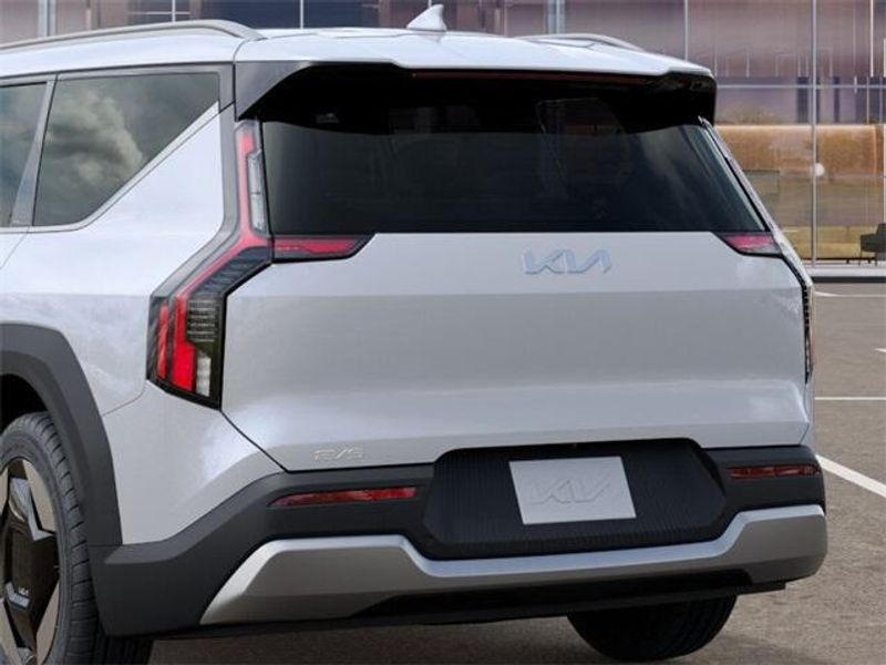 New 2026 Kia EV9 WindImage 13