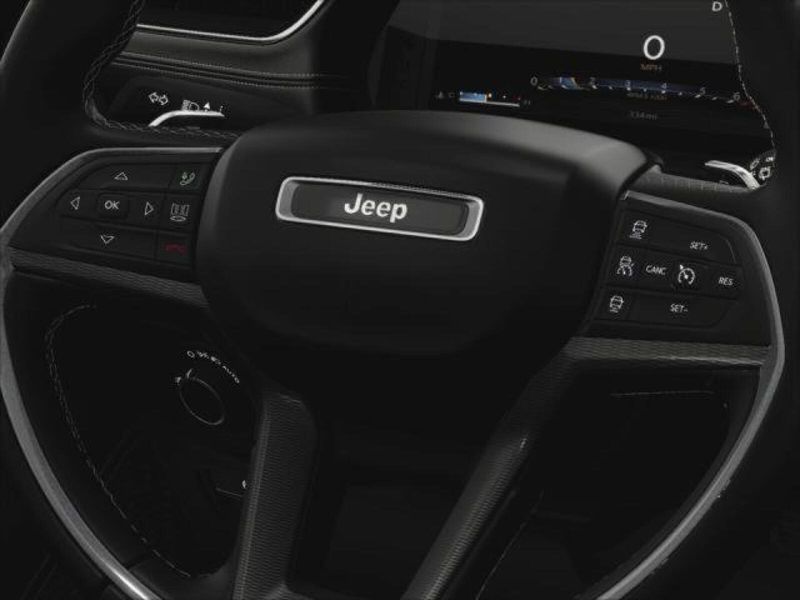 2025 Jeep Grand Cherokee Altitude photo 14
