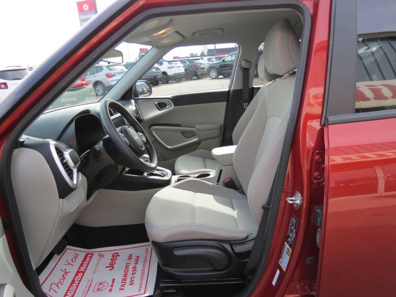 2023 Kia Soul LX 4dr CrossoverImage 11