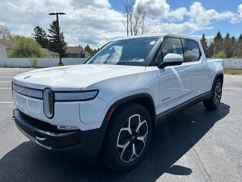 2022 Rivian R1T Adventure photo 10