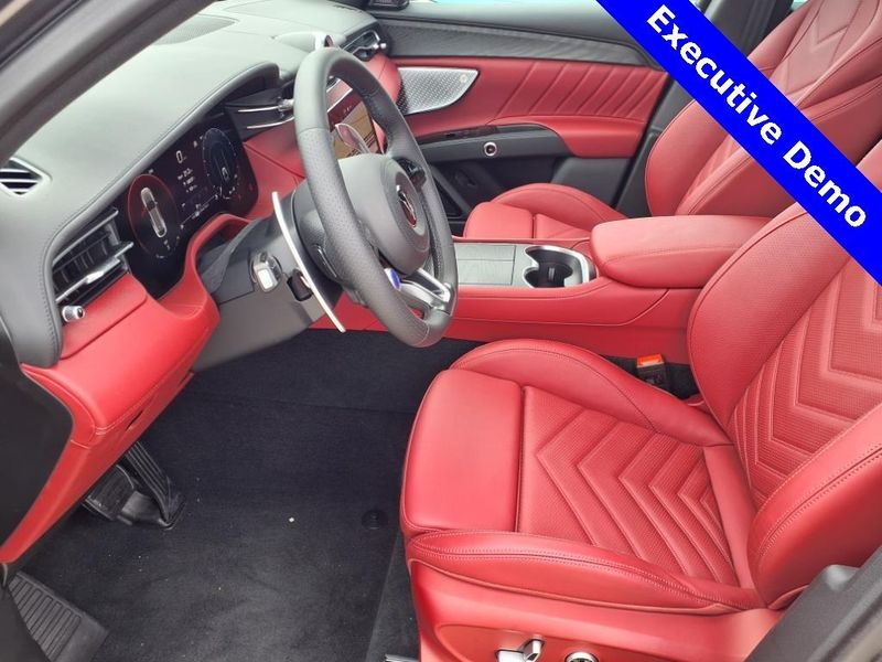 New 2025 Maserati Grecale ModenaImage 14