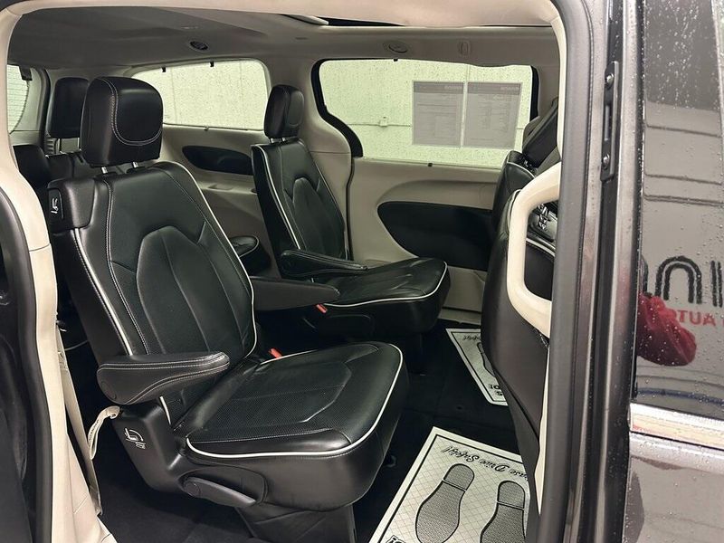 2023 Chrysler Pacifica LimitedImage 30