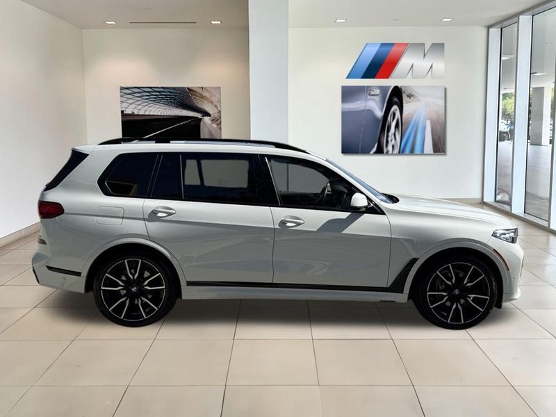 2022 BMW X7 xDrive40iImage 5
