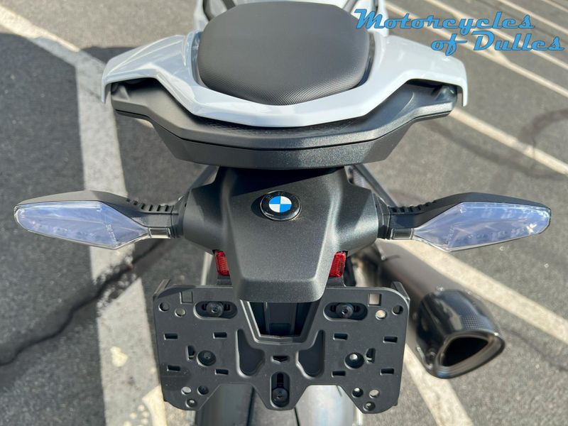 2025 BMW S 1000 RR Image 7