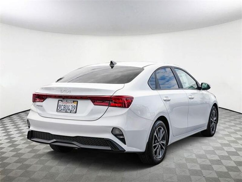 2023 Kia Forte LXSImage 8