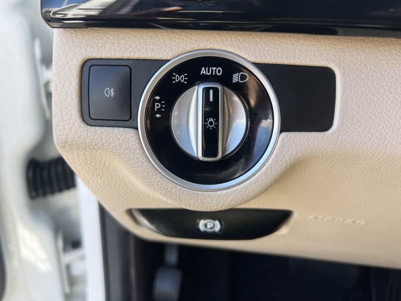 Used 2015 Mercedes-Benz GLK-Class GLK 350Image 12