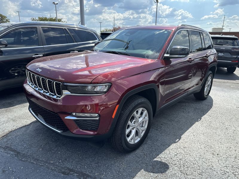 Used 2023 Jeep Grand Cherokee LimitedImage 1