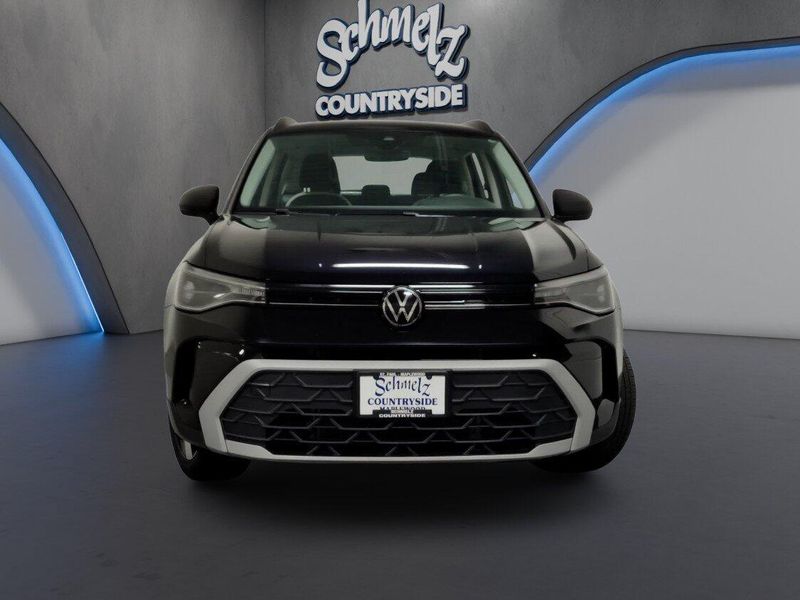 Used 2025 Volkswagen Taos S 4-Motion AWDImage 2
