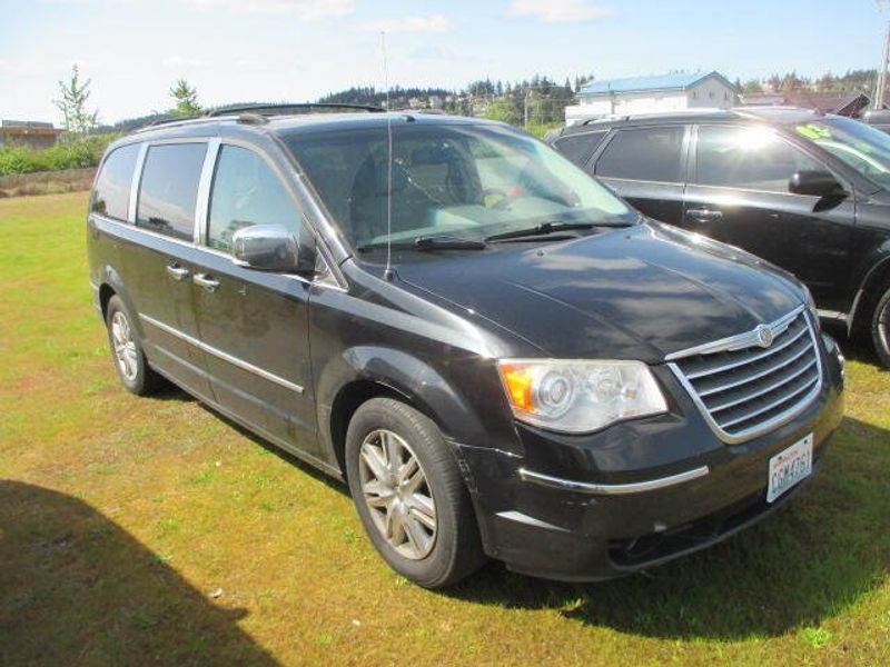 2008 Chrysler Town & Country LimitedImage 4