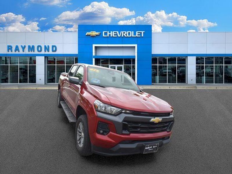 Used 2024 Chevrolet Colorado LTImage 9