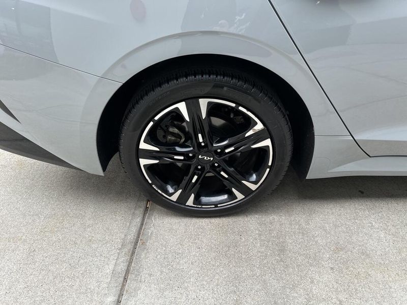 2024 Kia K5 GT-LineImage 11