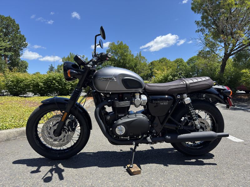 2025 Triumph Bonneville T120 BLACK - GRAPHITE - MATTE GRAPHITE - SALE PENDING 