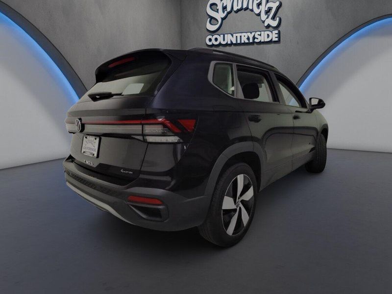 Used 2025 Volkswagen Taos S 4-Motion AWDImage 12