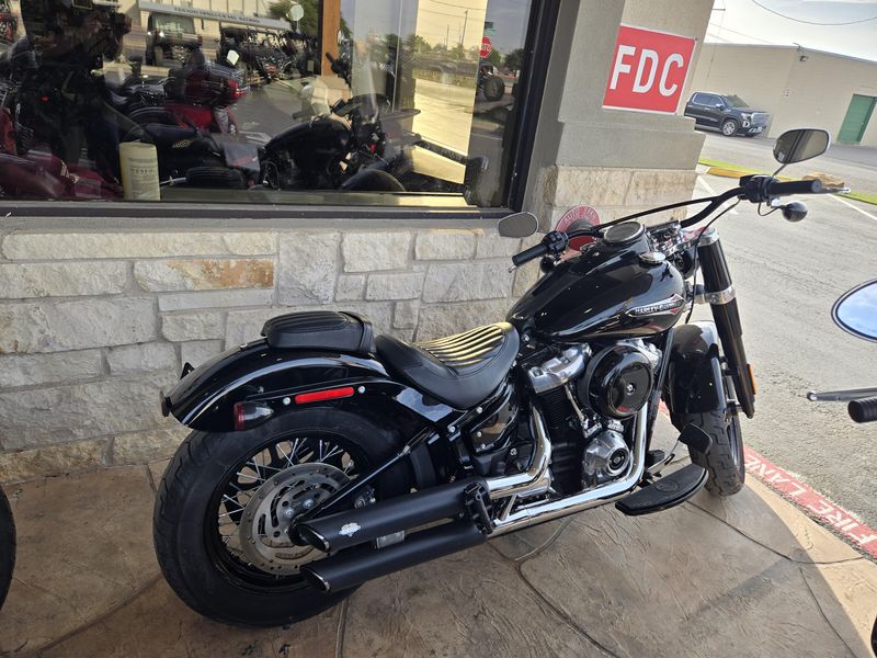 USED 2019 HARLEY SOFTAIL SLIM Image 3