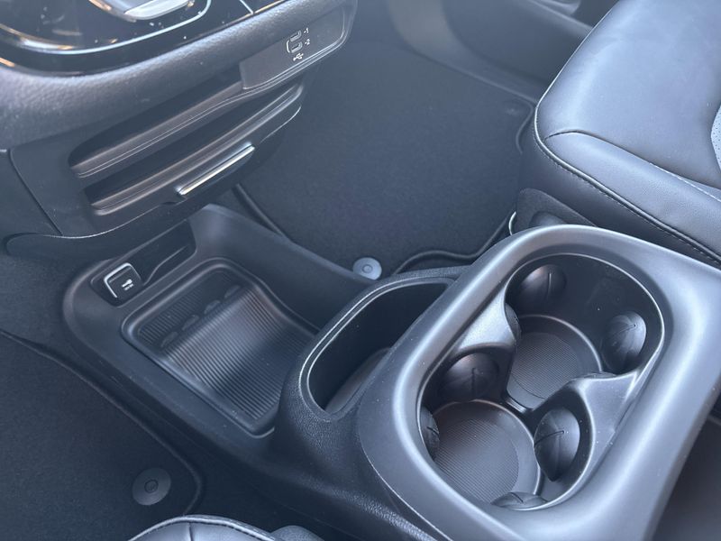 New 2026 Chrysler Pacifica SelectImage 30