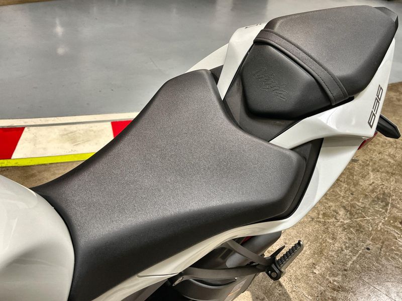 New 2025 Kawasaki NINJA ZX-6R ABS Image 11