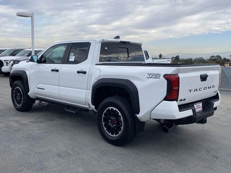 2024 Toyota Tacoma TRD Off Road HybridImage 5