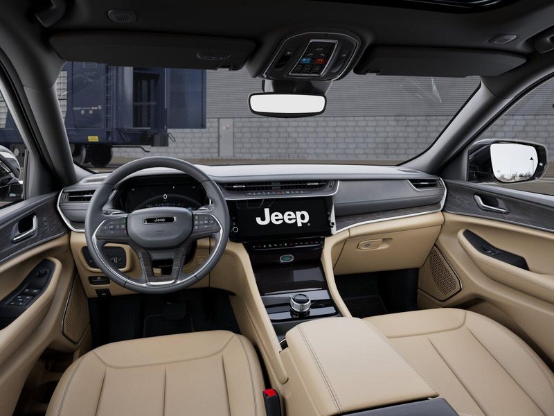 New 2026 Jeep Grand Cherokee Limited 4x2Image 24